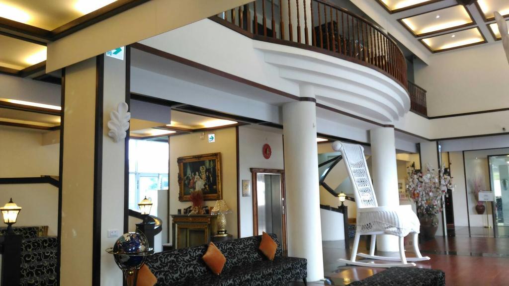 Empire Pacific Castle Hotel Jangmej Kültér fotó